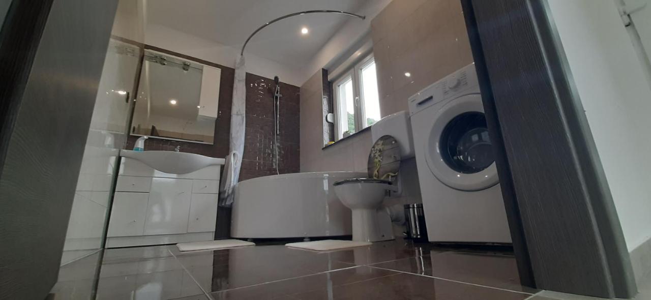 Apartmani Petar I Luka Bakar Exterior foto