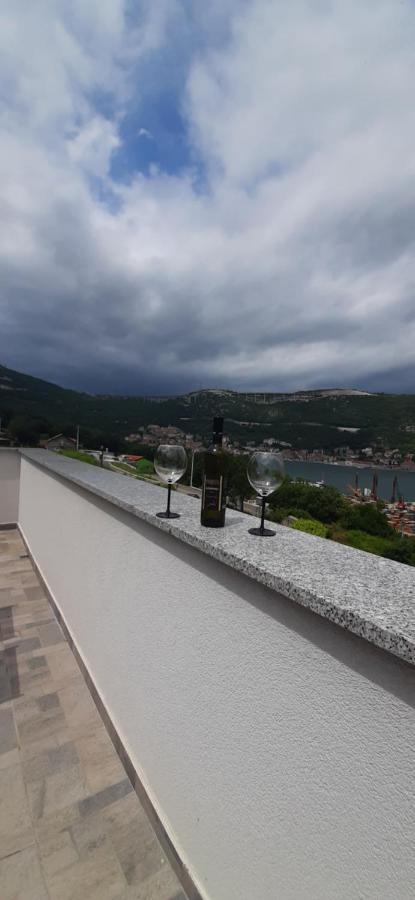 Apartmani Petar I Luka Bakar Exterior foto
