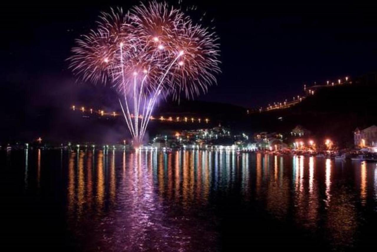 Apartmani Petar I Luka Bakar Exterior foto