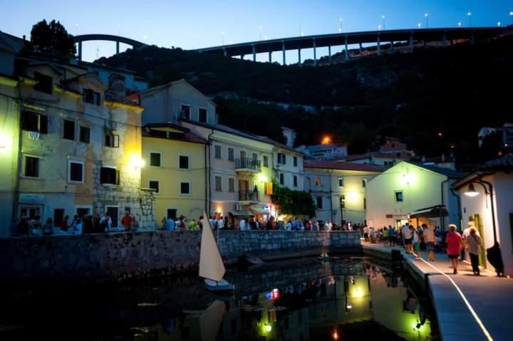 Apartmani Petar I Luka Bakar Exterior foto