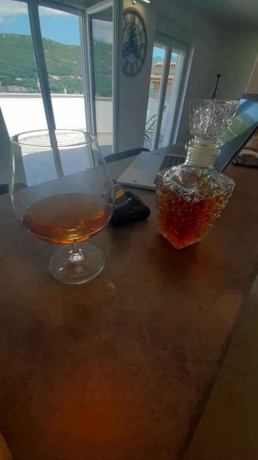 Apartmani Petar I Luka Bakar Exterior foto