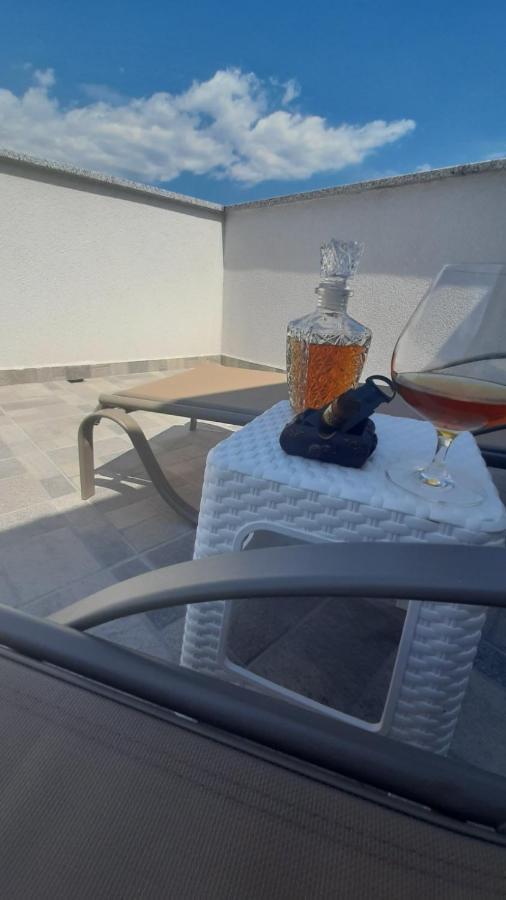 Apartmani Petar I Luka Bakar Exterior foto